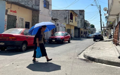 ‘Con mucho sol no place ni salir’: Guayaquil experimenta un fin de semana caluroso y de alta radiación.