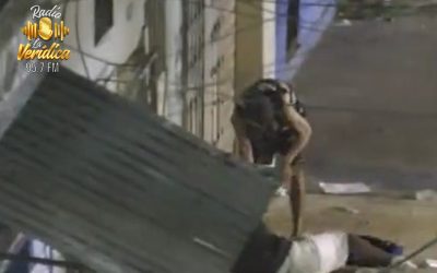 Policías capturan a dos asaltantes tras recibir alerta de intento de robo en calles Los Ríos y Ayacucho.
