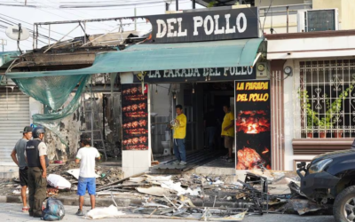‘La gente estaba comiendo, era el primer día del negocio’: explosión en Sauces 2 causó daños materiales a tres locales.