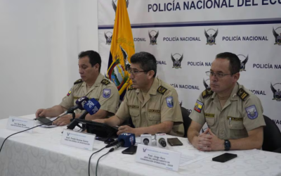 Más de 600 tacos de dinamita, granadas y armas se encontraron en operativo policial en varias provincias de Ecuador.