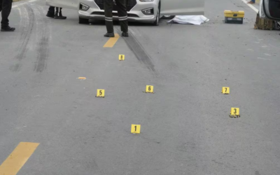 Asesinan a tres integrantes de una familia en Samborondón: hombres armados entraron a vivienda y les dispararon.