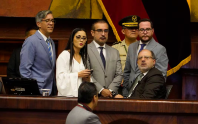 Oposición retira firmas en tres juicios políticos para avanzar a la interpelación de la canciller Gabriela Sommerfeld.